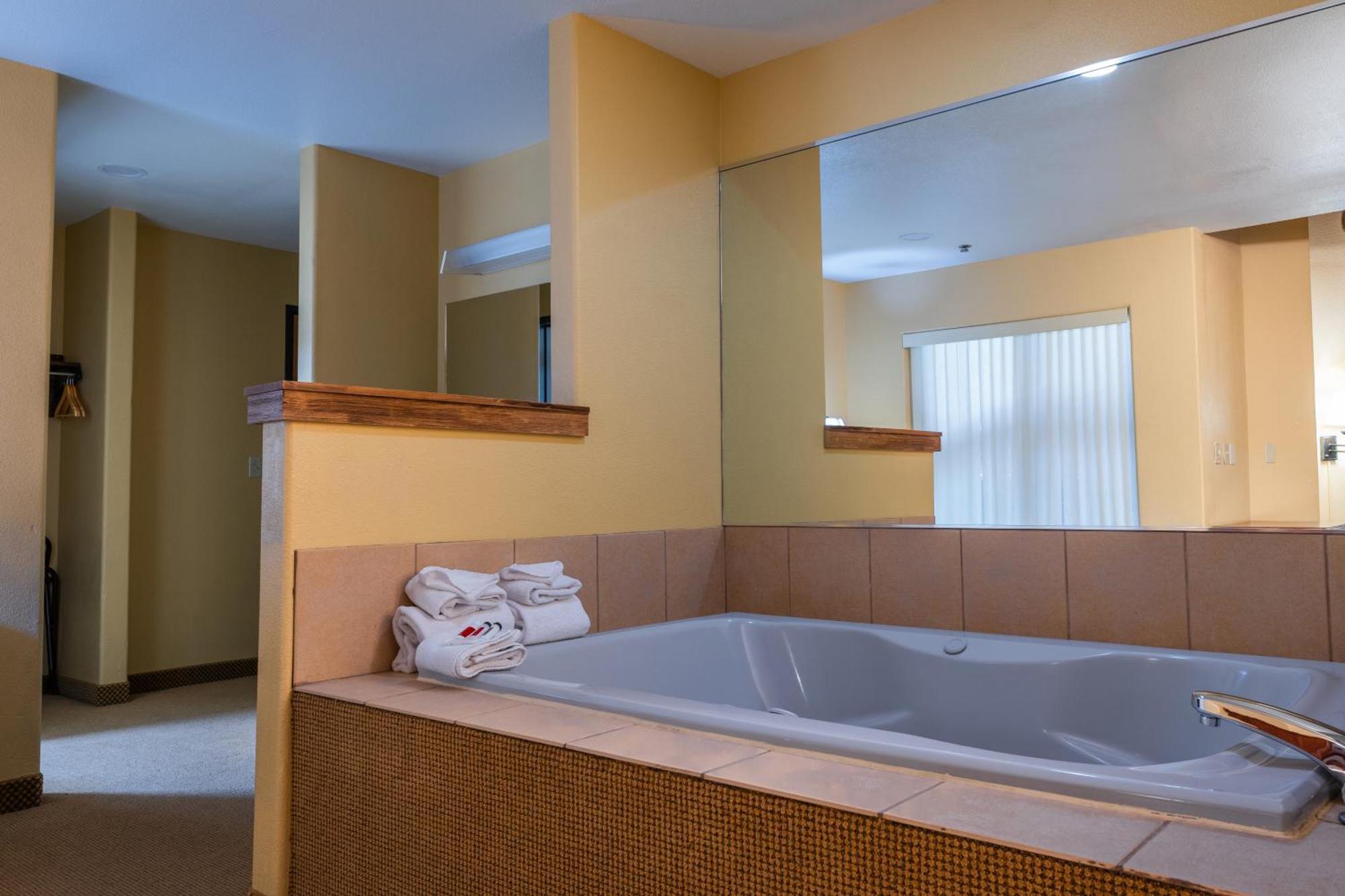Pinedale Hotel & Suites Kültér fotó