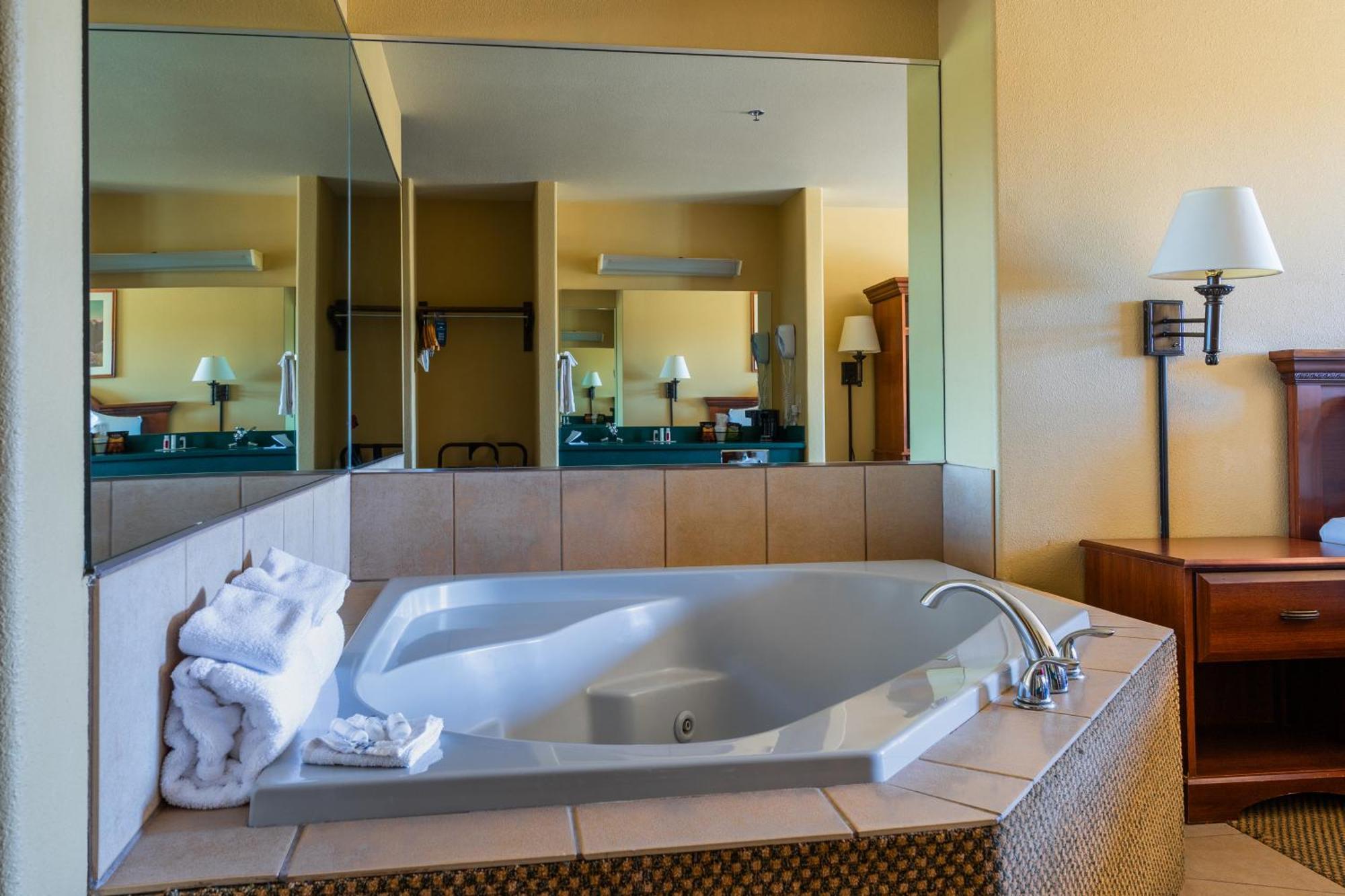 Pinedale Hotel & Suites Kültér fotó